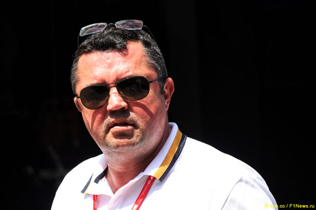 Булье: Льюис продолжает искать своё место в Ferrari