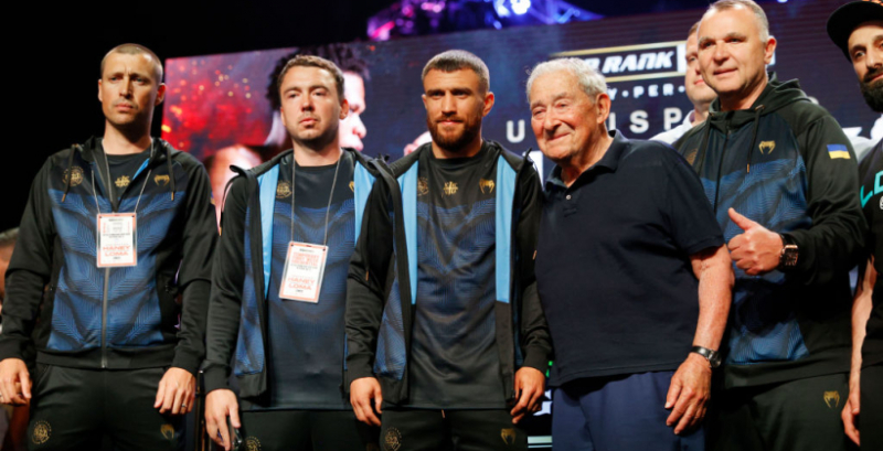 Арум: Ломаченко був чемпіоном покоління, і нам всім не вистачатиме його в боксі