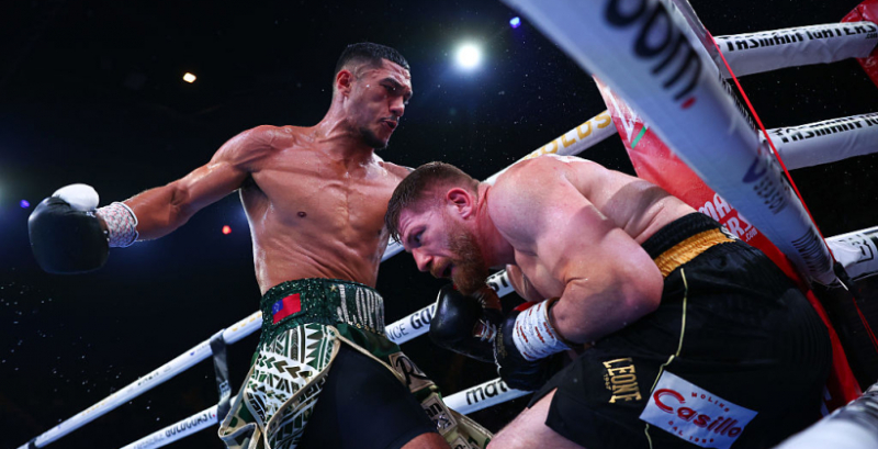 Опетая нокаутував Скуео і відстояв чемпіонський титул IBF