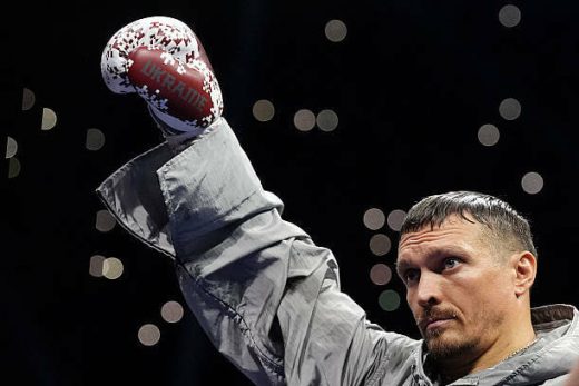 Усик знову абсолютний чемпіон світу після нокауту Дюбуа