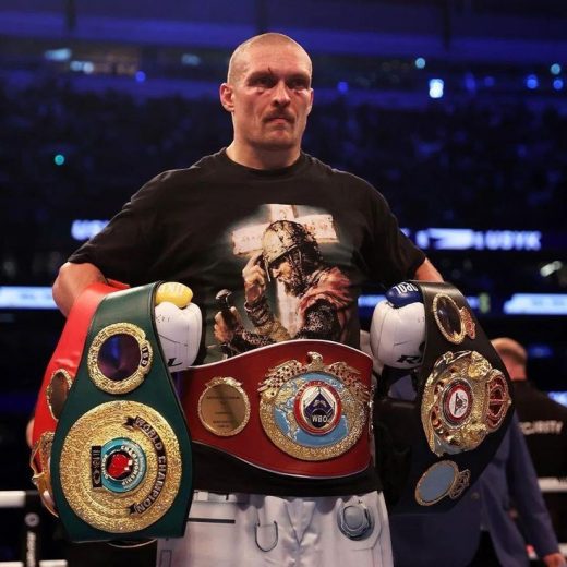 Усик назвав чемпіона, який прийде після нього