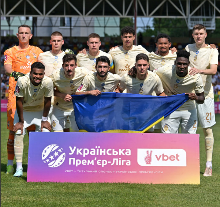 Шахтар у новій формі на матчі з Епіцентром
