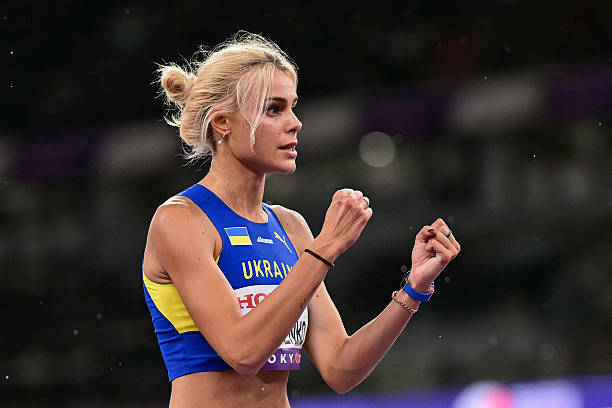 Стрибки у висоту. Магучіх поділила третє місце на ЧС у дощових умовах