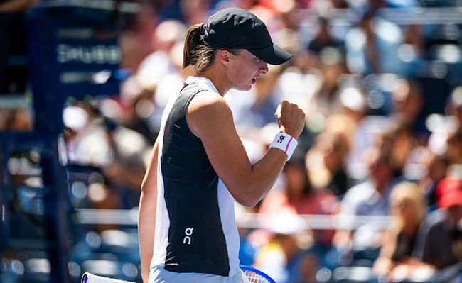 US Open. Швьонтек впевнено обіграла "нейтральну" Александрову та вийшла до чвертьфіналу