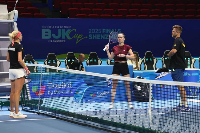 Збірна України провела перше тренування перед стартом у Фіналі Кубка Біллі Джин Кінг