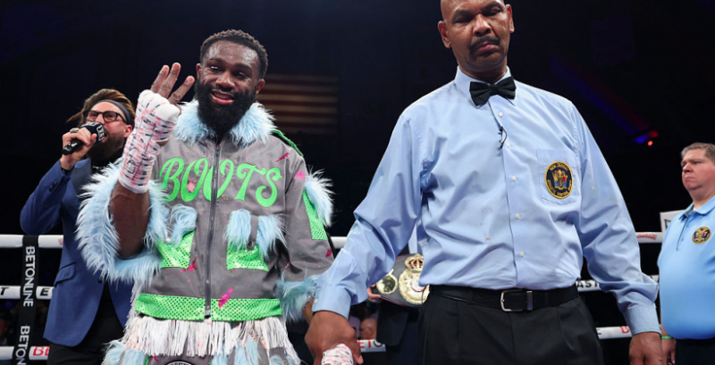 Енніс у першому раунді нокаутував Ліму і став тимчасовим чемпіоном WBA у першій середній вазі
