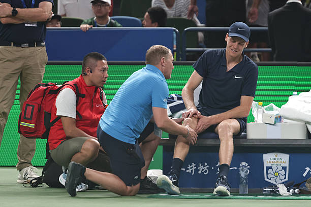 "Нам що, потрібно вмирати на корті?". ATP розглядає впровадження офіційного "правила спеки" на турнірах після хвилі відмов у Шанхаї