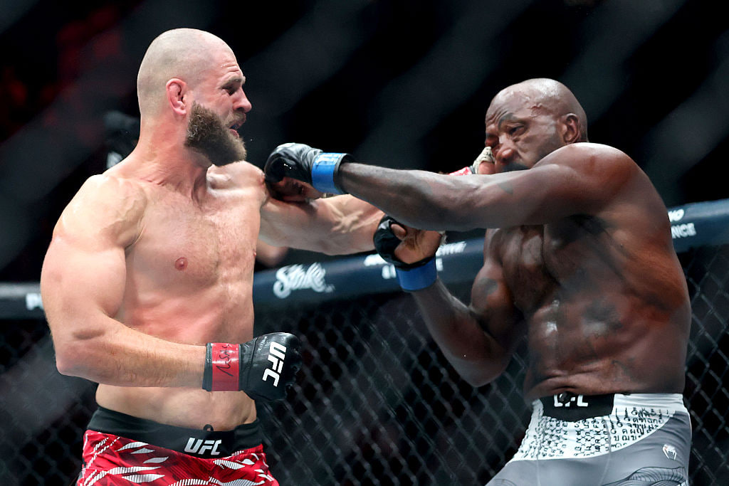 Прохазка нокаутував Раунтрі на UFC 320: огляд та аналіз бою