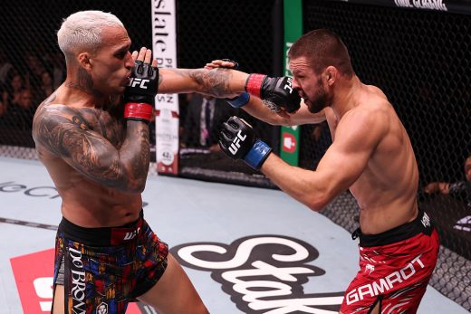 Чарльз Олівейра повернувся в еліту UFC, перемігши Гамрота