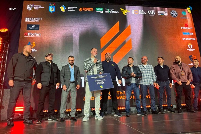 Український боксер отримав в подарунок дороге авто за високе досягнення