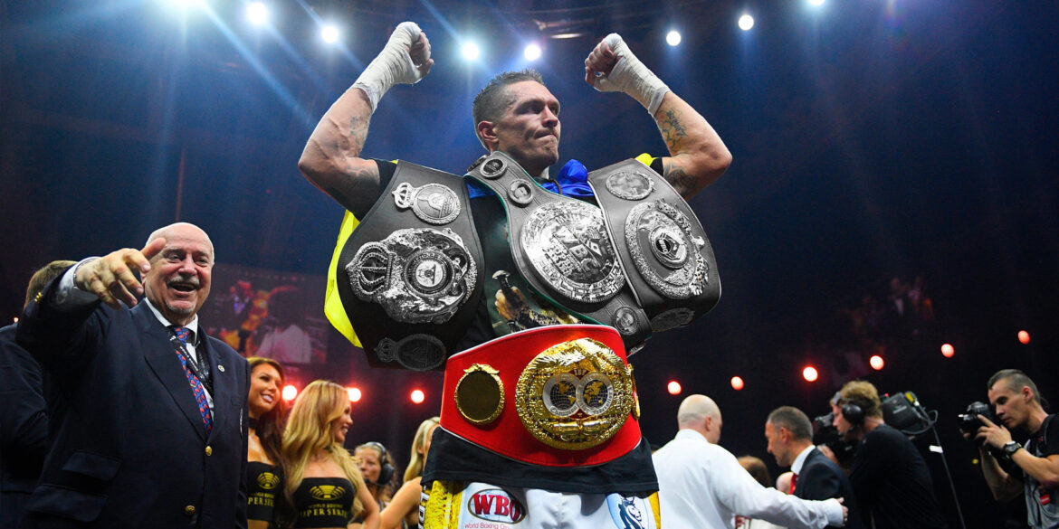Усик відмовився від поясів WBC, WBA та IBF перед завершальним етапом кар’єри. Хто отримав титул, що вирішать федерації та чи відбудеться бій із Вайлдером.