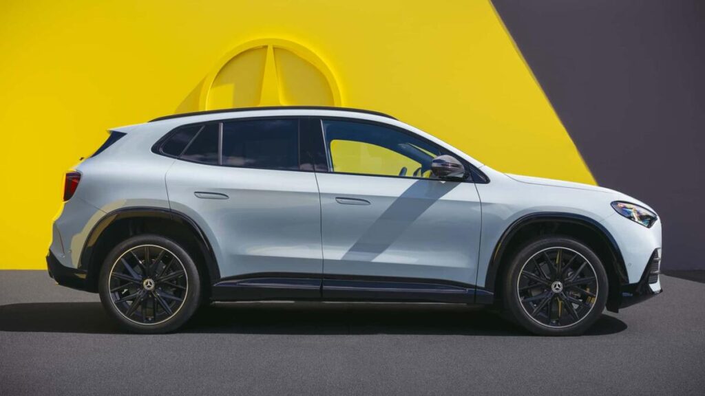 Mercedes-Benz представив новий GLA: що змінилося у компактному кросовері