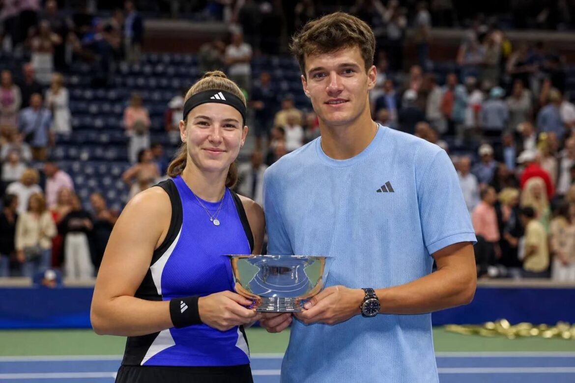 Кароліна Мухова та Якуб Меншик виграли мікст US Open 2026, перемігши Белінду Бенчич і Флавіо Коболлі у фіналі 6:3, 1:6, [10:6]. Деталі матчу, шлях до титулу та призові чеської пари.