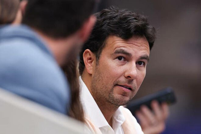 Серхіо Перес може змінити Cadillac на Williams у сезоні Формули-1 2027 року. Що відомо про переговори, контракт мексиканця, ситуацію Карлоса Сайнса та плани команди з Гроува.