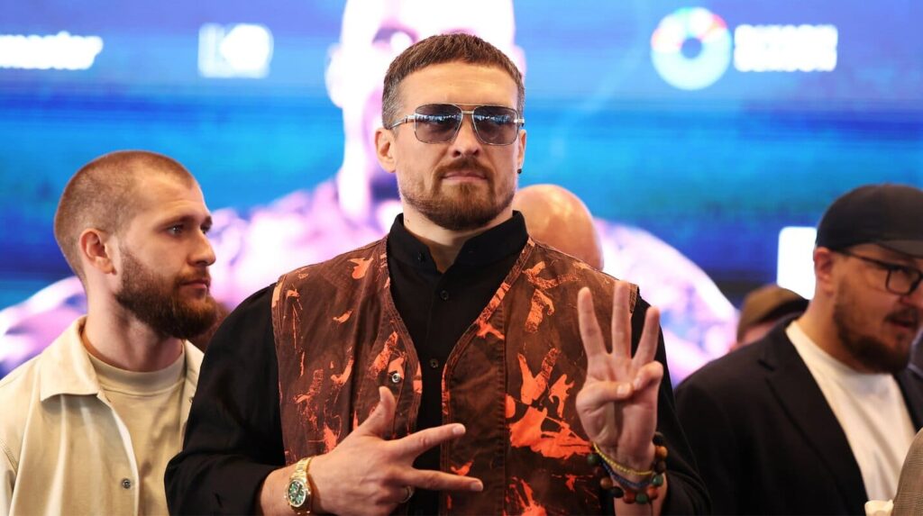 Олександр Усик посів 18-те місце у рейтингу найвпливовіших людей боксу від Boxing News